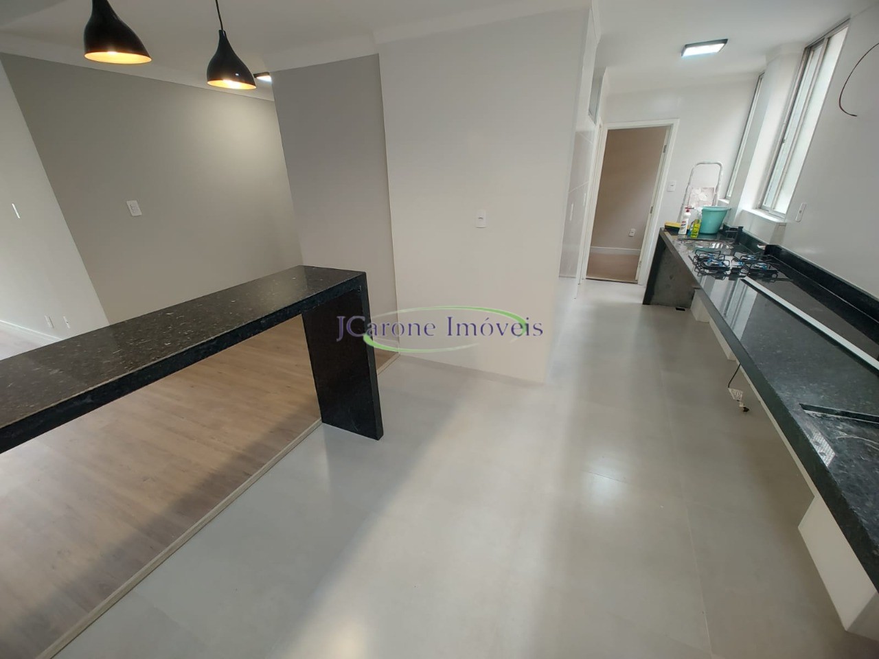 Venda de apartamento com vista mar - reformado com 2 quartos