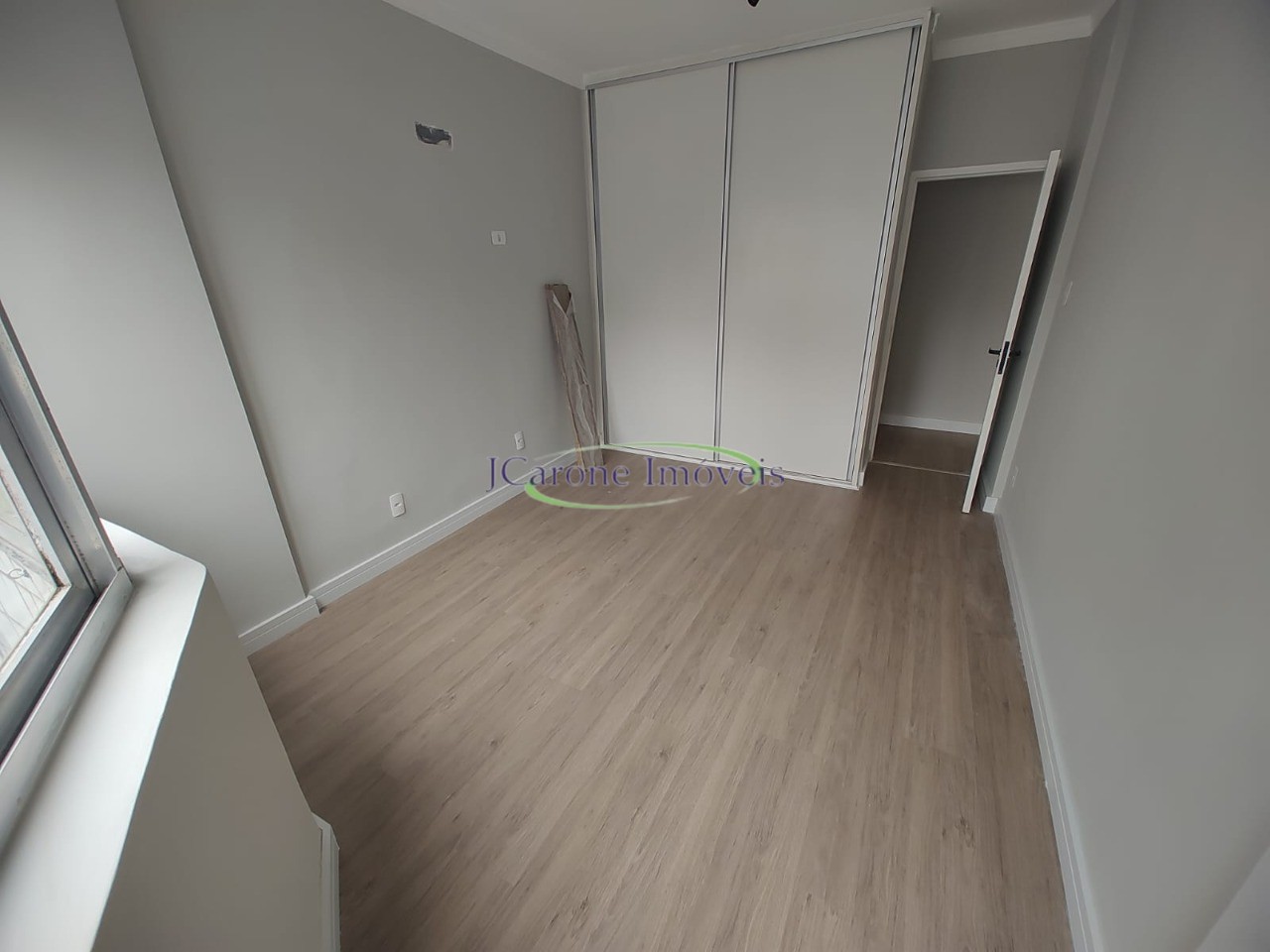 Venda de apartamento com vista mar - reformado com 2 quartos