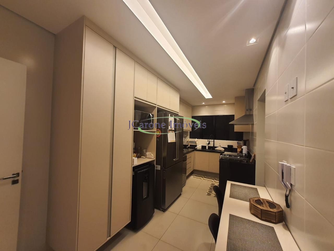 Venda de apartamento com 2 quartos e vaga demarcada em excel
