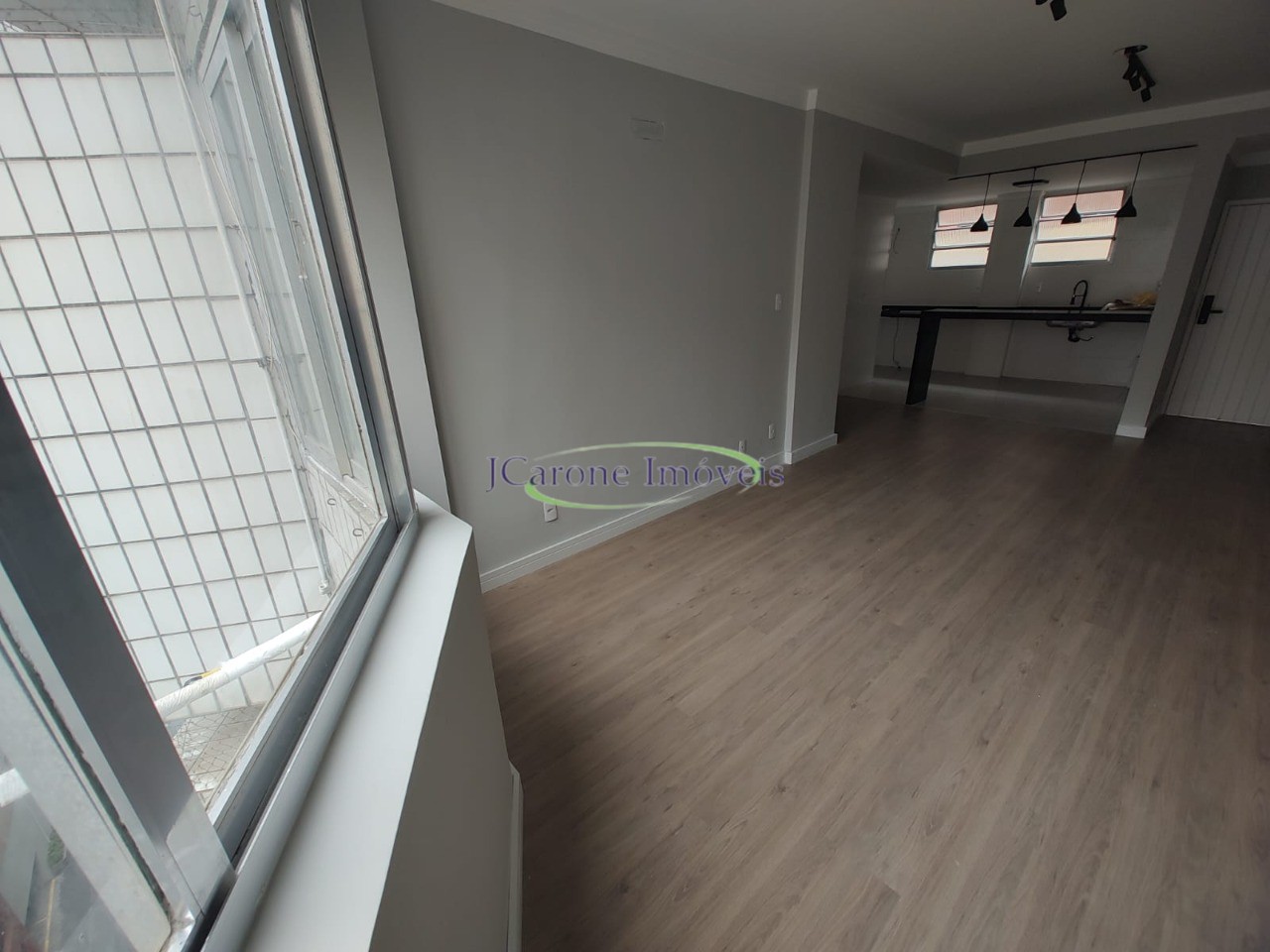 Venda de apartamento com vista mar - reformado com 2 quartos