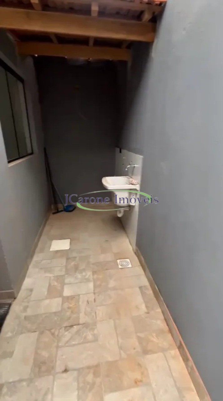 Venda de casa nova em villágio com 2 quartos e 2 banheiros n