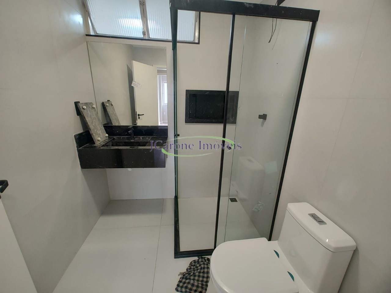 Venda de apartamento com vista mar - reformado com 2 quartos