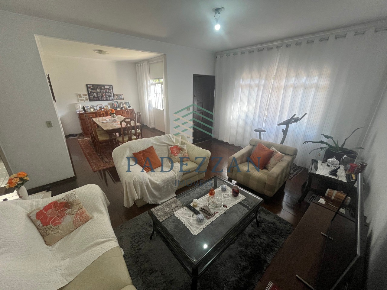 Casa, 3 quartos, 216 m² - Foto 2