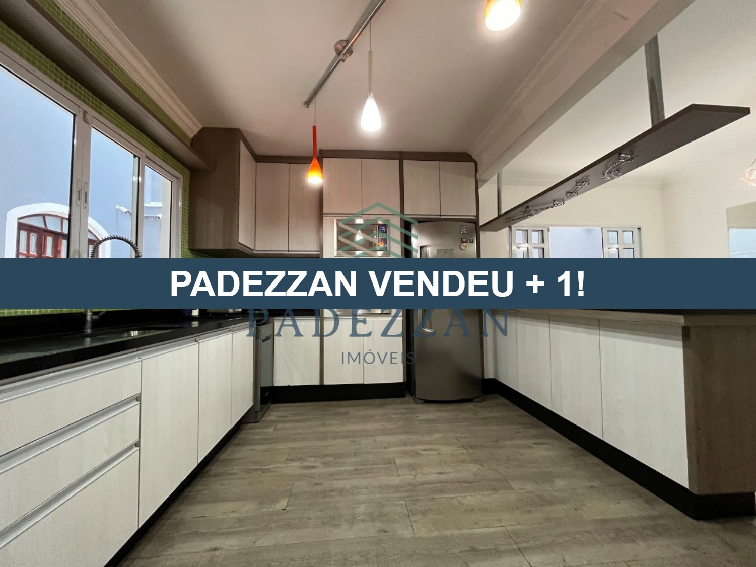 Casa, 5 quartos, 246 m² - Foto 1