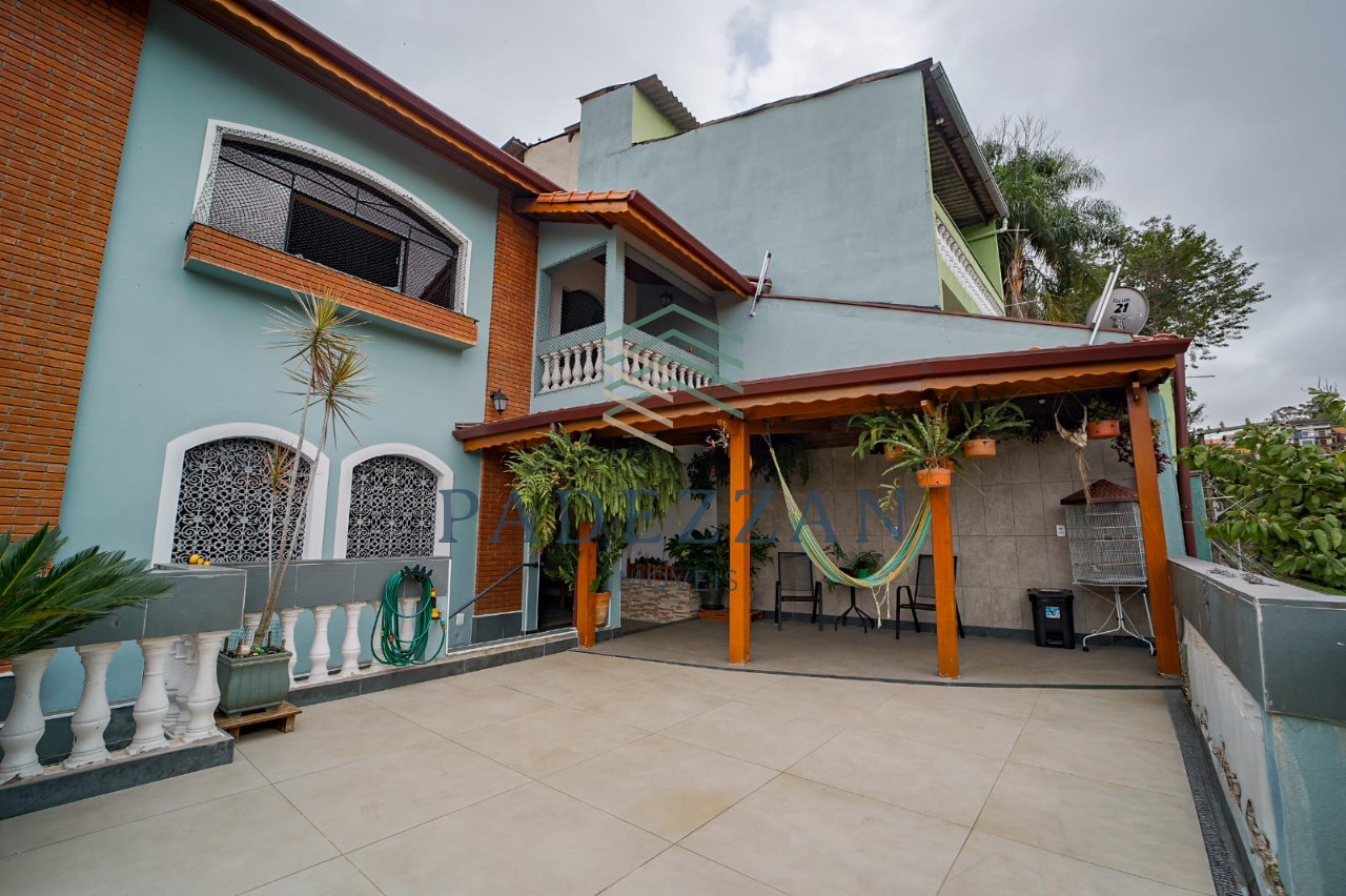 Casa, 3 quartos, 252 m² - Foto 1