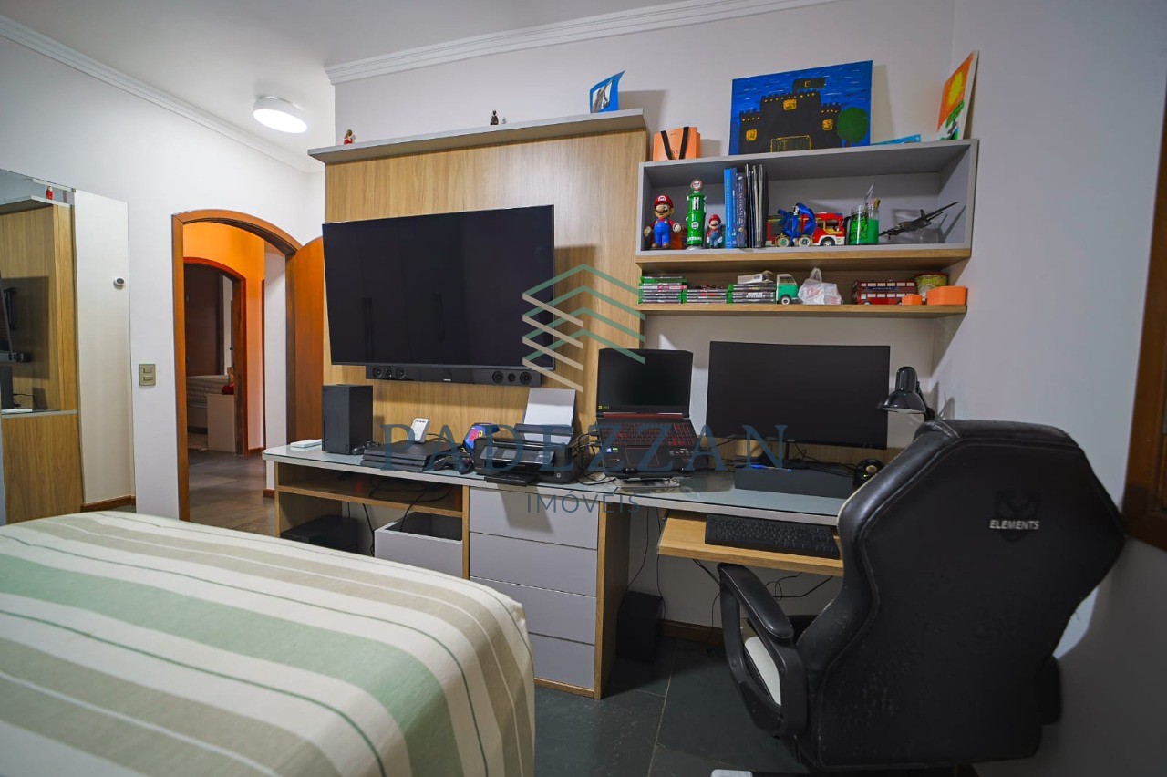 Casa, 3 quartos, 252 m² - Foto 31
