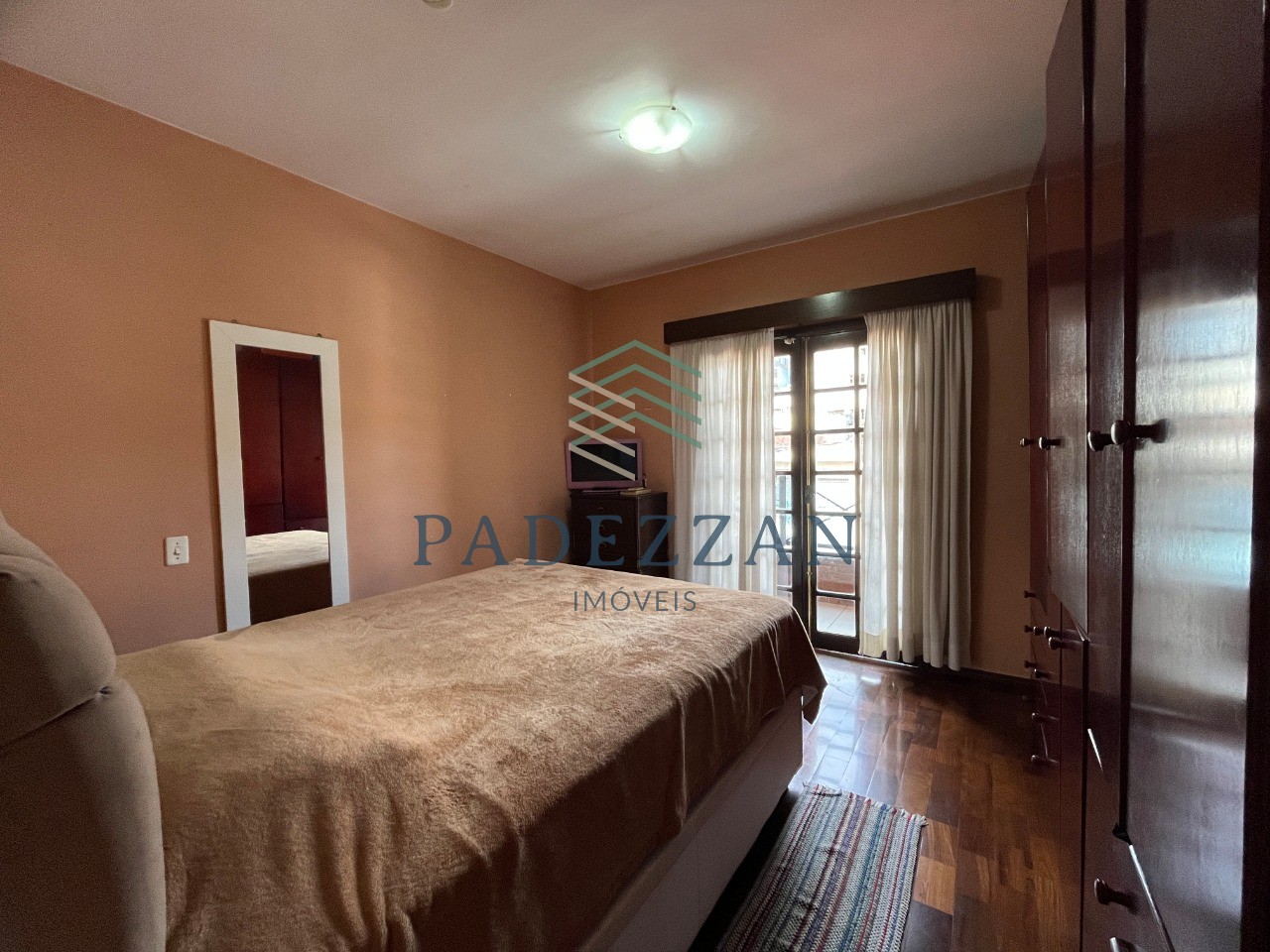 Casa, 4 quartos, 169 m² - Foto 1