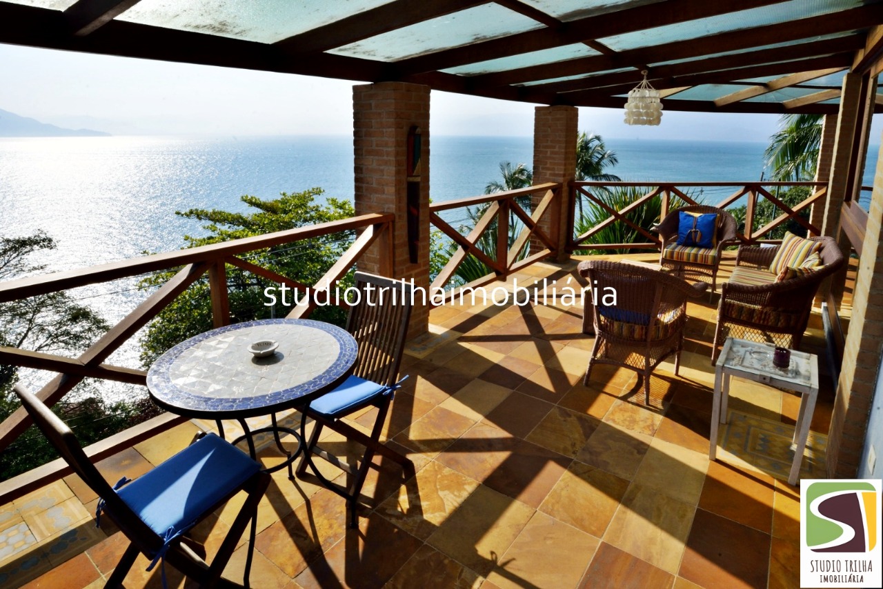 Vendo mansão 5 suítes, 406m², jardim e piscina em ponta das 