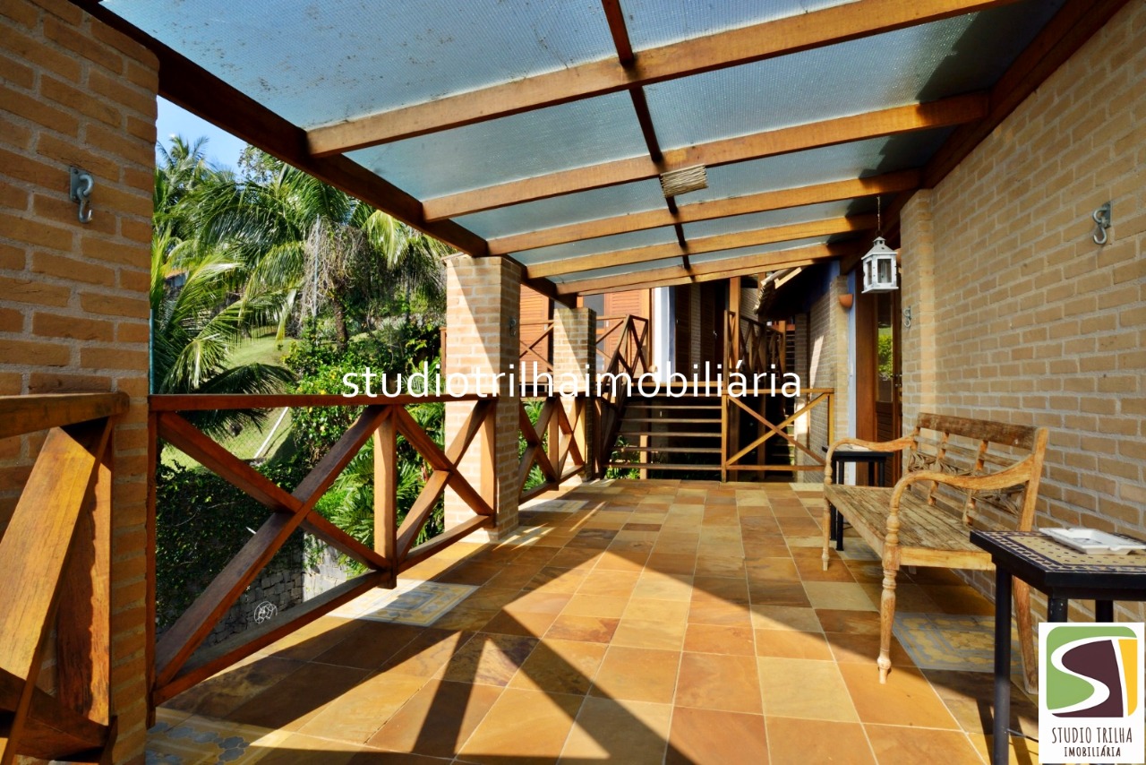 Vendo mansão 5 suítes, 406m², jardim e piscina em ponta das 