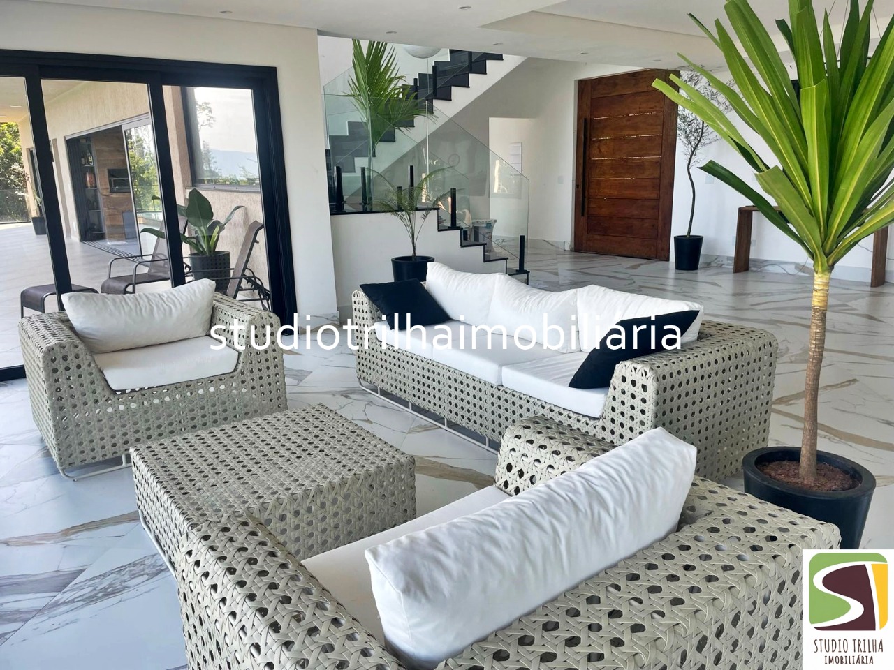 Mansão moderna com 10 suítes,750m², á venda em siriúba, ilha