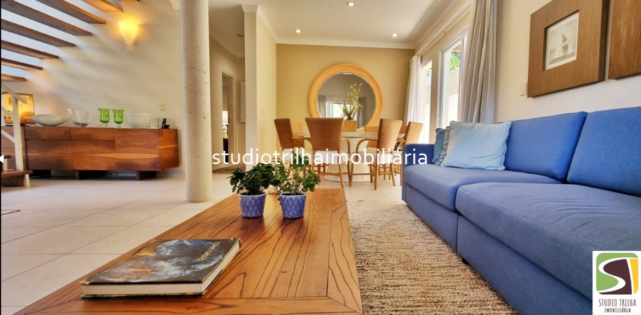 Lindo sobrado com 4 suítes e 5 banheiros, 347m² á venda em i