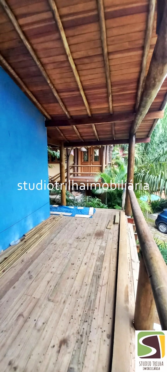 Lindo Sobrado em Condomínio, 100m² Escritura Definitiva com 2 suítes no bairro Bexiga, Ilhabela - SP