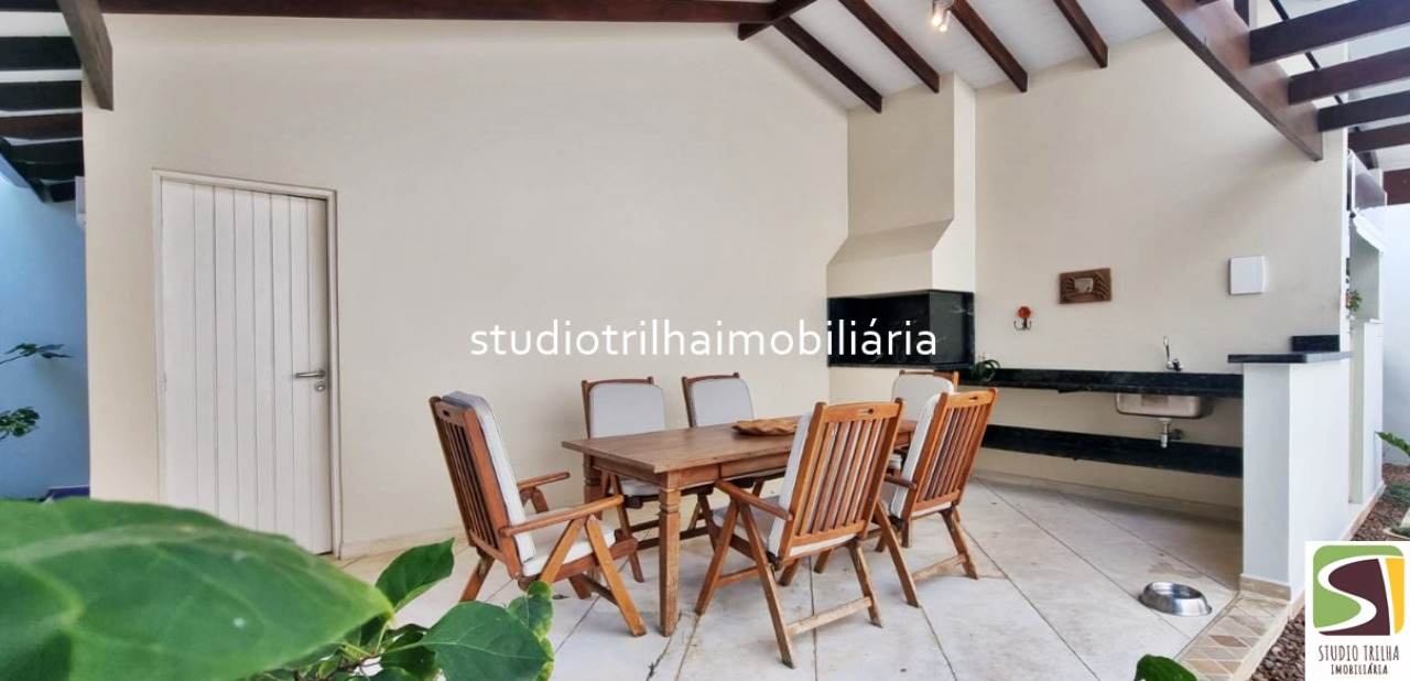 Lindo Sobrado com 4 suítes e 5 banheiros, 347m² á venda em Ilhabela - SP