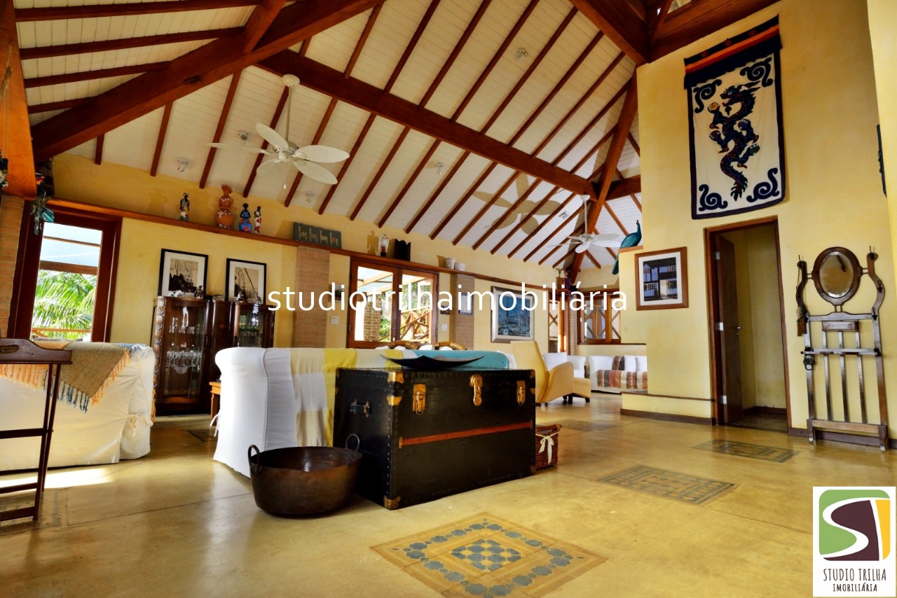 Vendo Mansão 5 suítes, 406m², Jardim e Piscina em Ponta das Canas, Ilhabela-SP