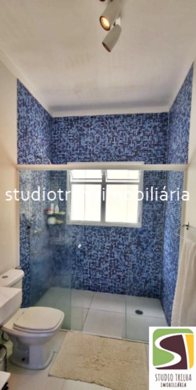 Lindo sobrado com 4 suítes e 5 banheiros, 347m² á venda em i