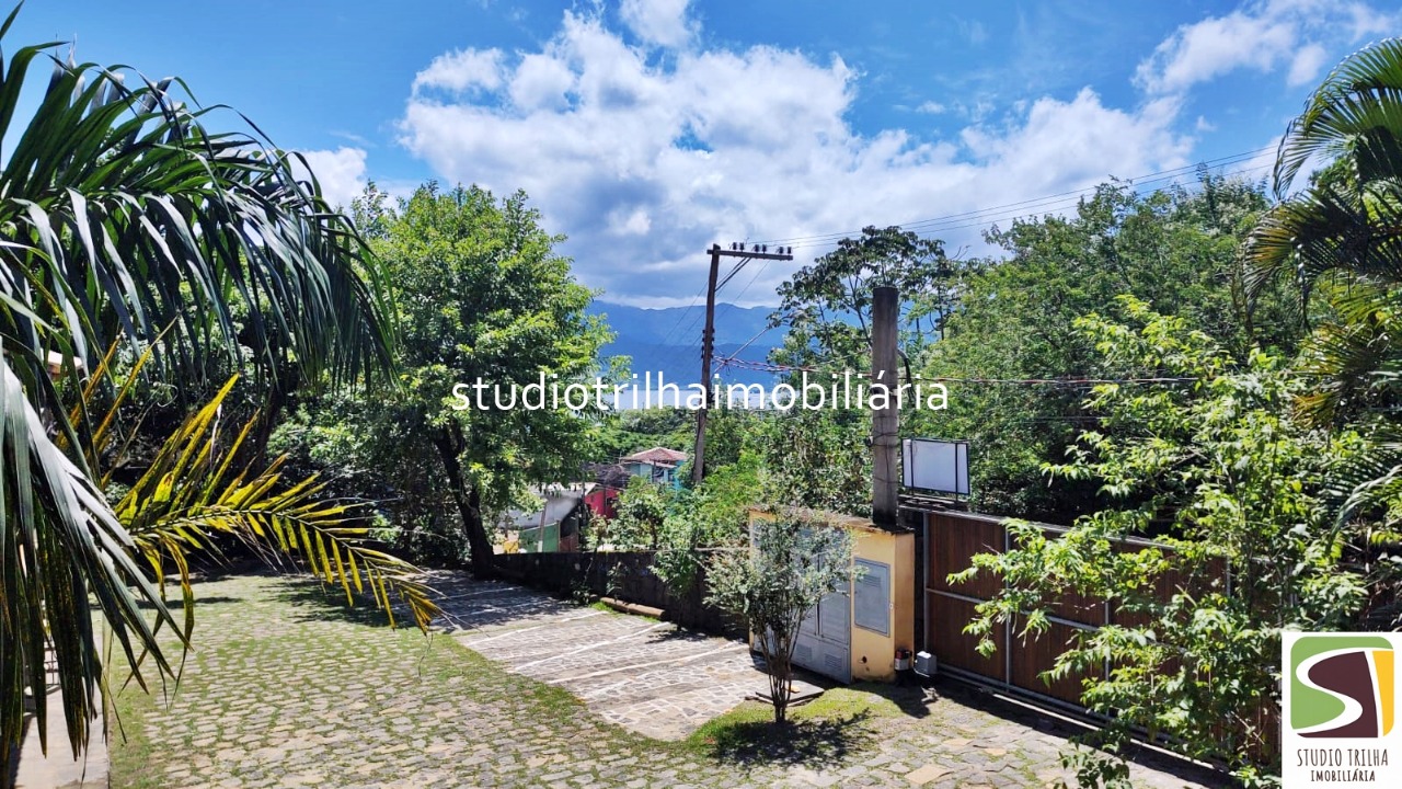 Lindo Sobrado em Condomínio, 100m² Escritura Definitiva com 2 suítes no bairro Bexiga, Ilhabela - SP