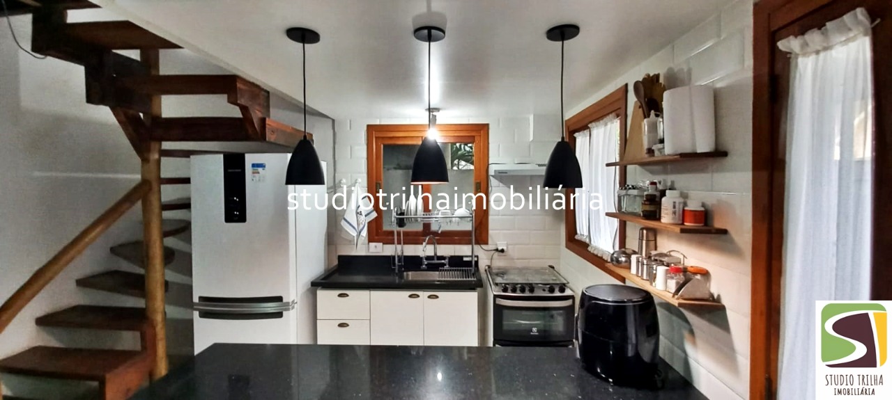 Lindo sobrado em condomínio, 100m² escritura definitiva com 