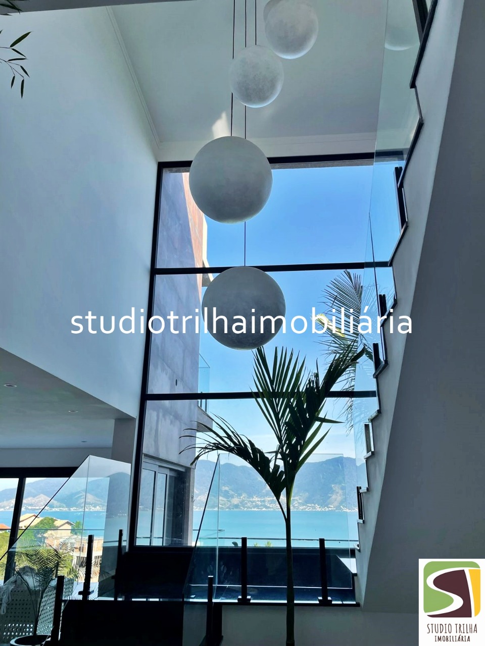 Mansão moderna com 10 suítes,750m², á venda em Siriúba, Ilhabela - SP