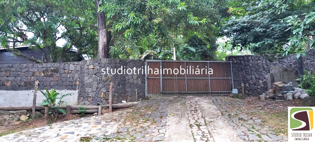 Lindo Sobrado em Condomínio, 100m² Escritura Definitiva com 2 suítes no bairro Bexiga, Ilhabela - SP
