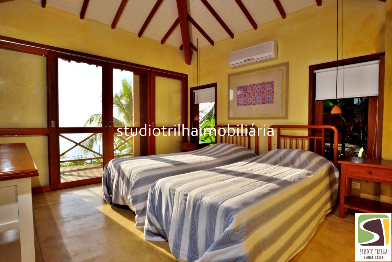 Vendo Mansão 5 suítes, 406m², Jardim e Piscina em Ponta das Canas, Ilhabela-SP
