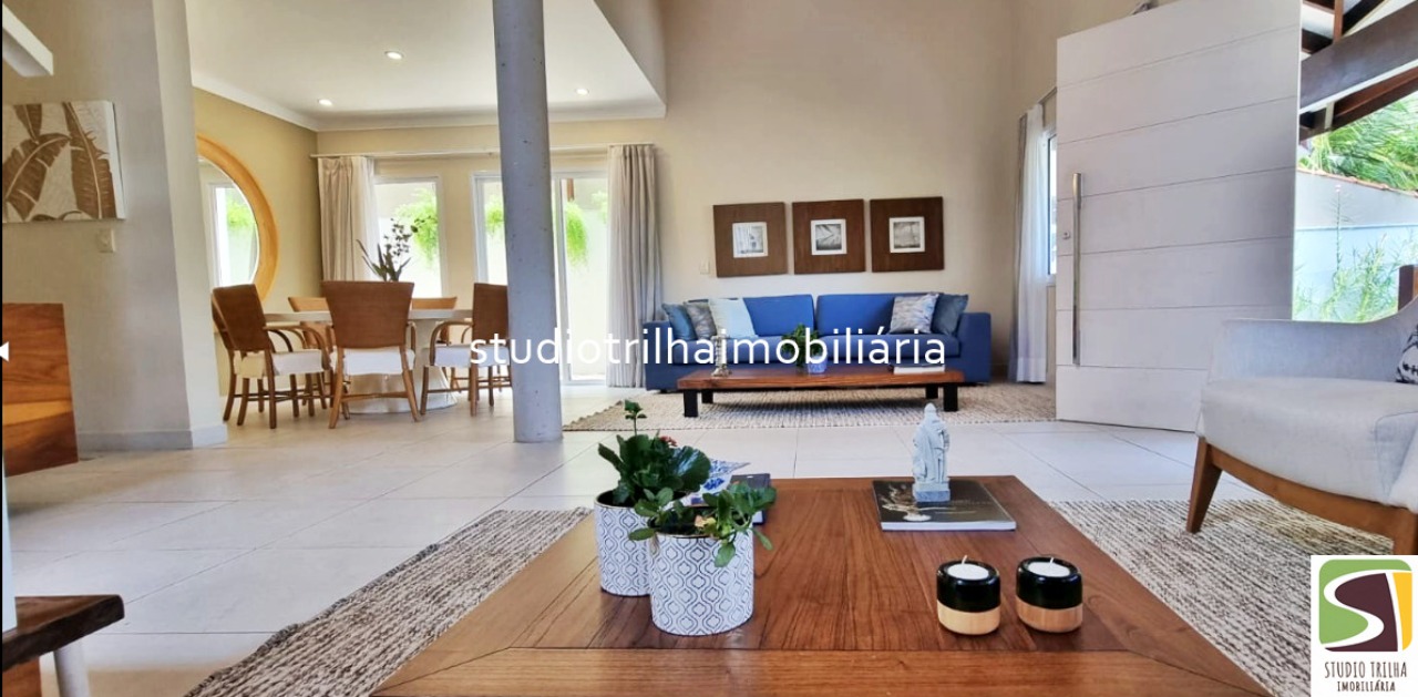 Lindo sobrado com 4 suítes e 5 banheiros, 347m² á venda em i