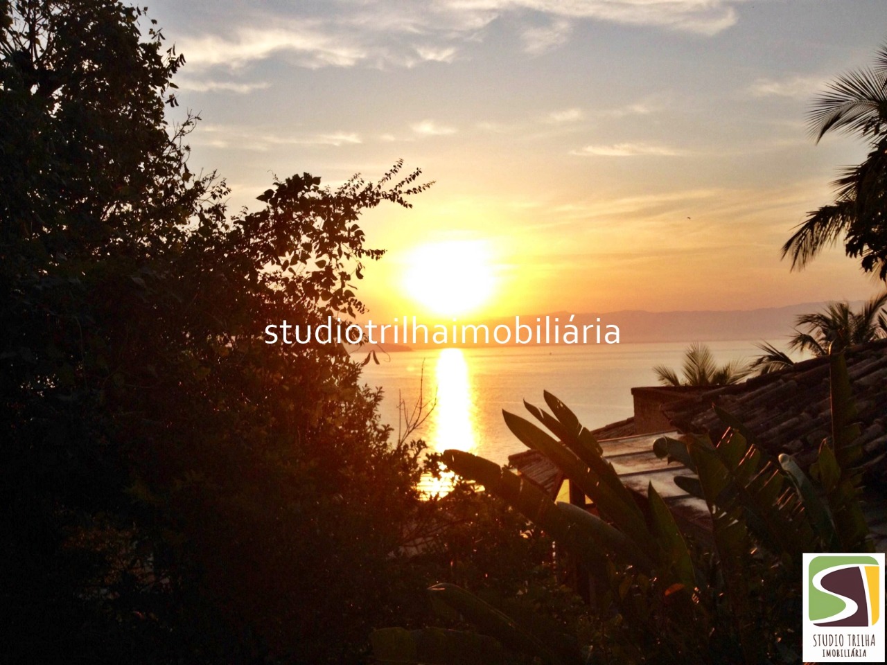Vendo Mansão 5 suítes, 406m², Jardim e Piscina em Ponta das Canas, Ilhabela-SP