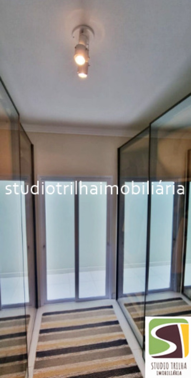 Lindo sobrado com 4 suítes e 5 banheiros, 347m² á venda em i