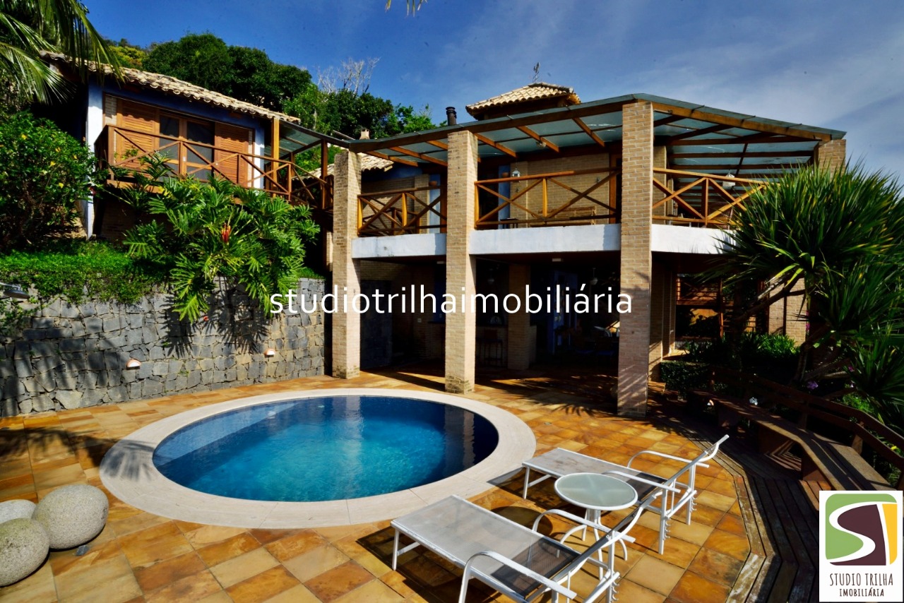 Vendo mansão 5 suítes, 406m², jardim e piscina em ponta das 
