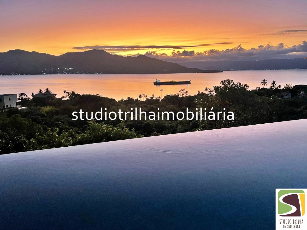 Mansão moderna com 10 suítes,750m², á venda em Siriúba, Ilhabela - SP
