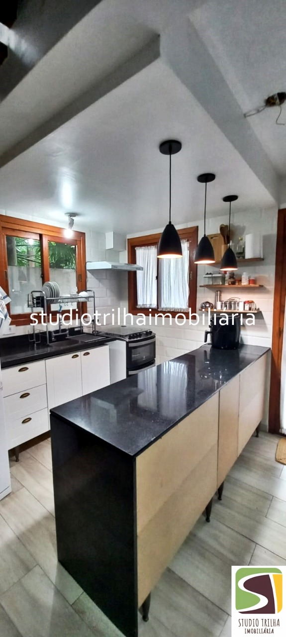 Lindo sobrado em condomínio, 100m² escritura definitiva com 
