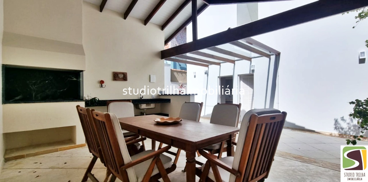 Lindo Sobrado com 4 suítes e 5 banheiros, 347m² á venda em Ilhabela - SP