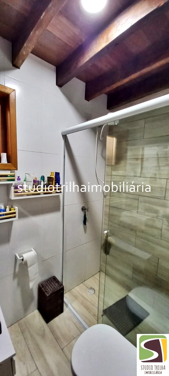 Lindo Sobrado em Condomínio, 100m² Escritura Definitiva com 2 suítes no bairro Bexiga, Ilhabela - SP