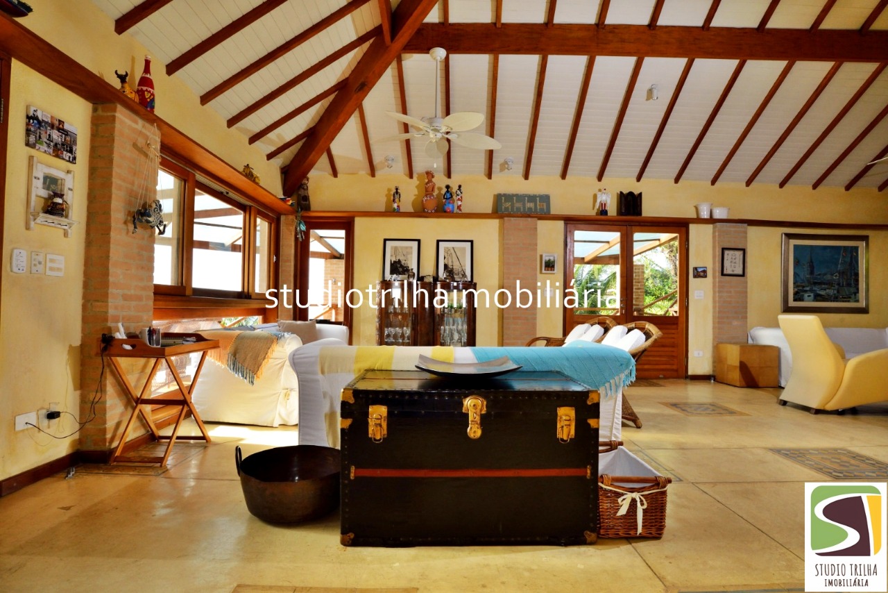 Vendo Mansão 5 suítes, 406m², Jardim e Piscina em Ponta das Canas, Ilhabela-SP