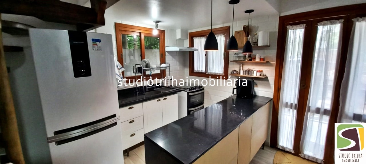 Lindo sobrado em condomínio, 100m² escritura definitiva com 