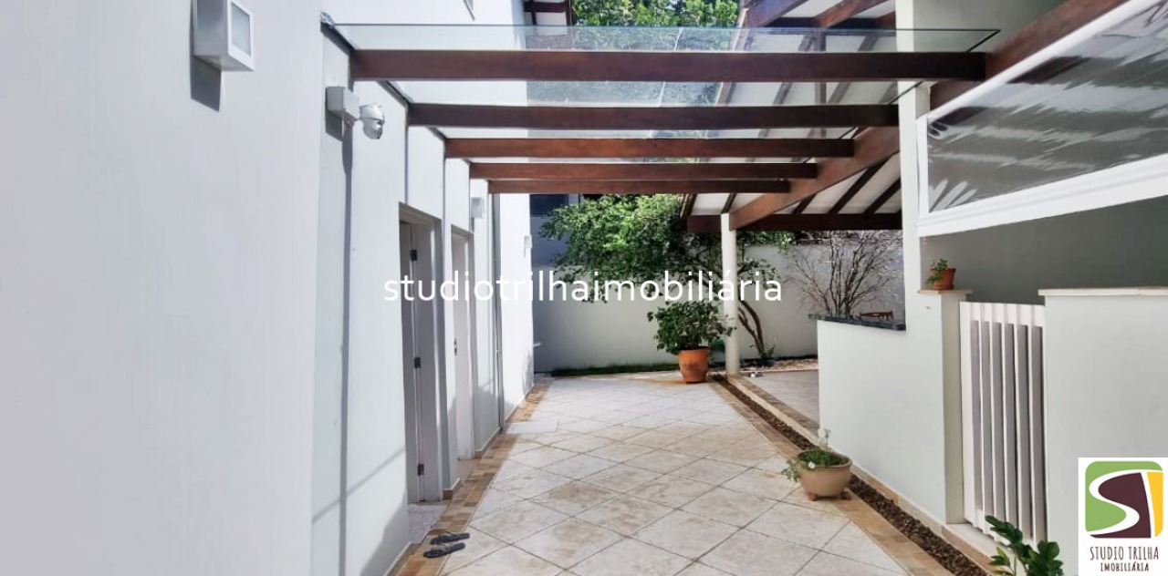 Lindo Sobrado com 4 suítes e 5 banheiros, 347m² á venda em Ilhabela - SP