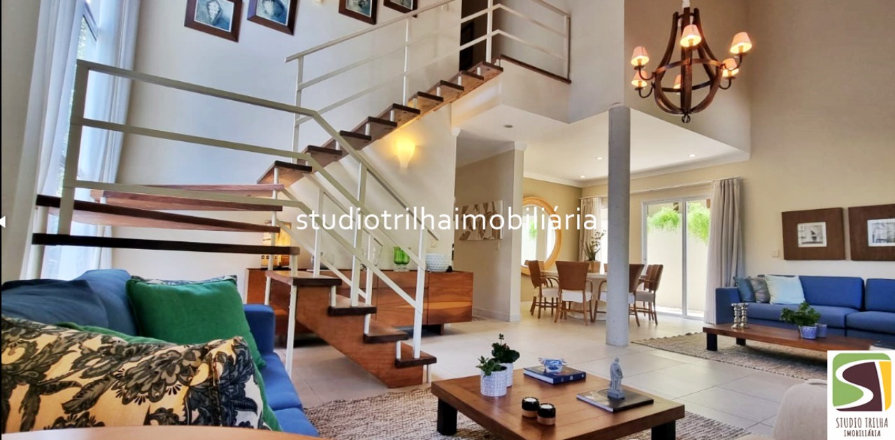 Lindo sobrado com 4 suítes e 5 banheiros, 347m² á venda em i