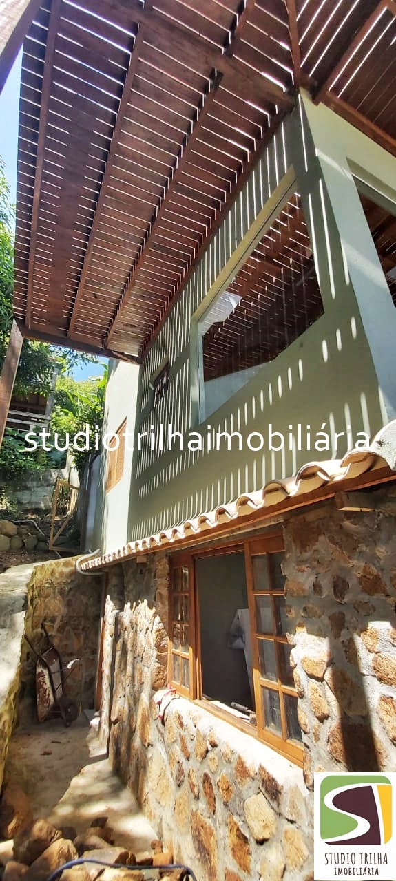 Sobrado em Ilhabela, 135m² com vista 180 graus de Frente para o mar