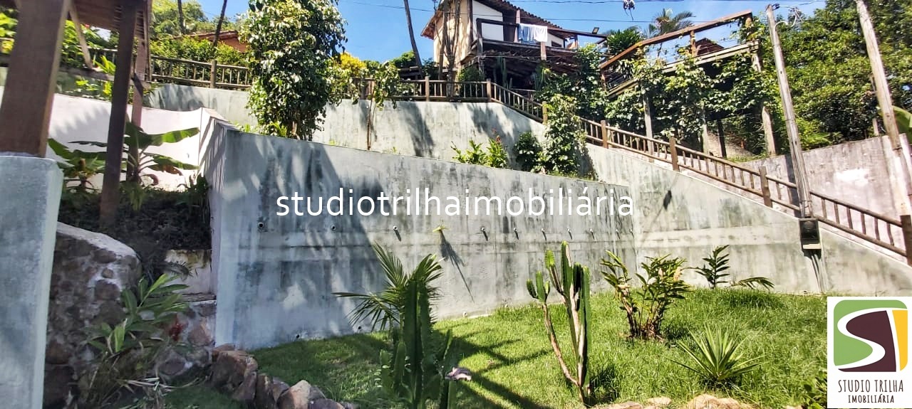 Sobrado em ilhabela, 135m² com vista 180 graus de frente par