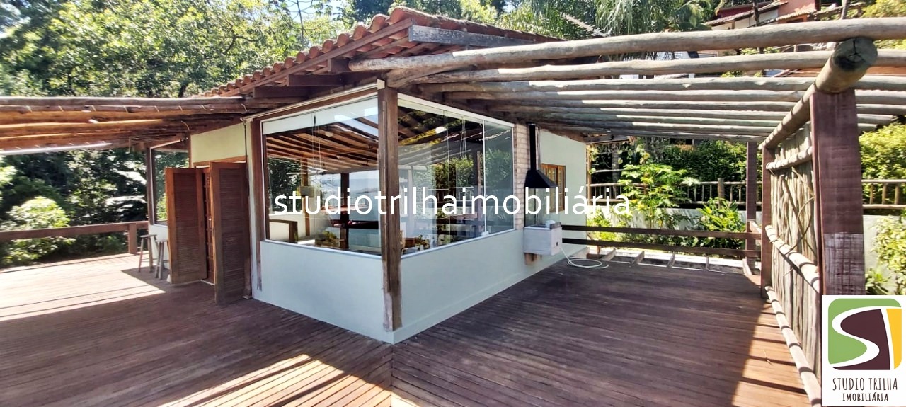 Sobrado em ilhabela, 135m² com vista 180 graus de frente par