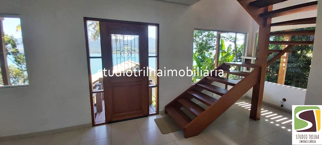 Sobrado em Ilhabela, 135m² com vista 180 graus de Frente para o mar