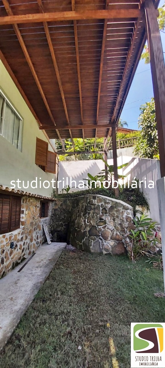 Sobrado em ilhabela, 135m² com vista 180 graus de frente par