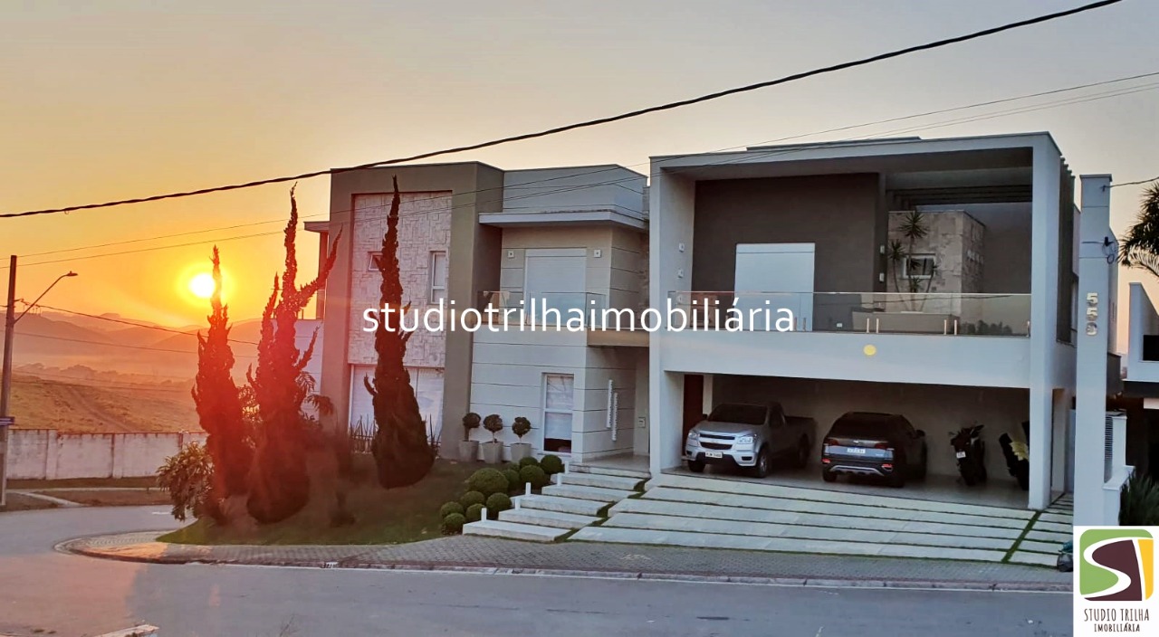 Excelente Mansão, 563m² com 4 Suítes amplas, Varanda Gourmet e Piscina em São José dos Campos - SP