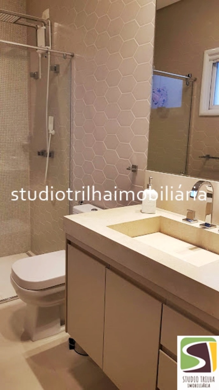 Excelente Mansão, 563m² com 4 Suítes amplas, Varanda Gourmet e Piscina em São José dos Campos - SP