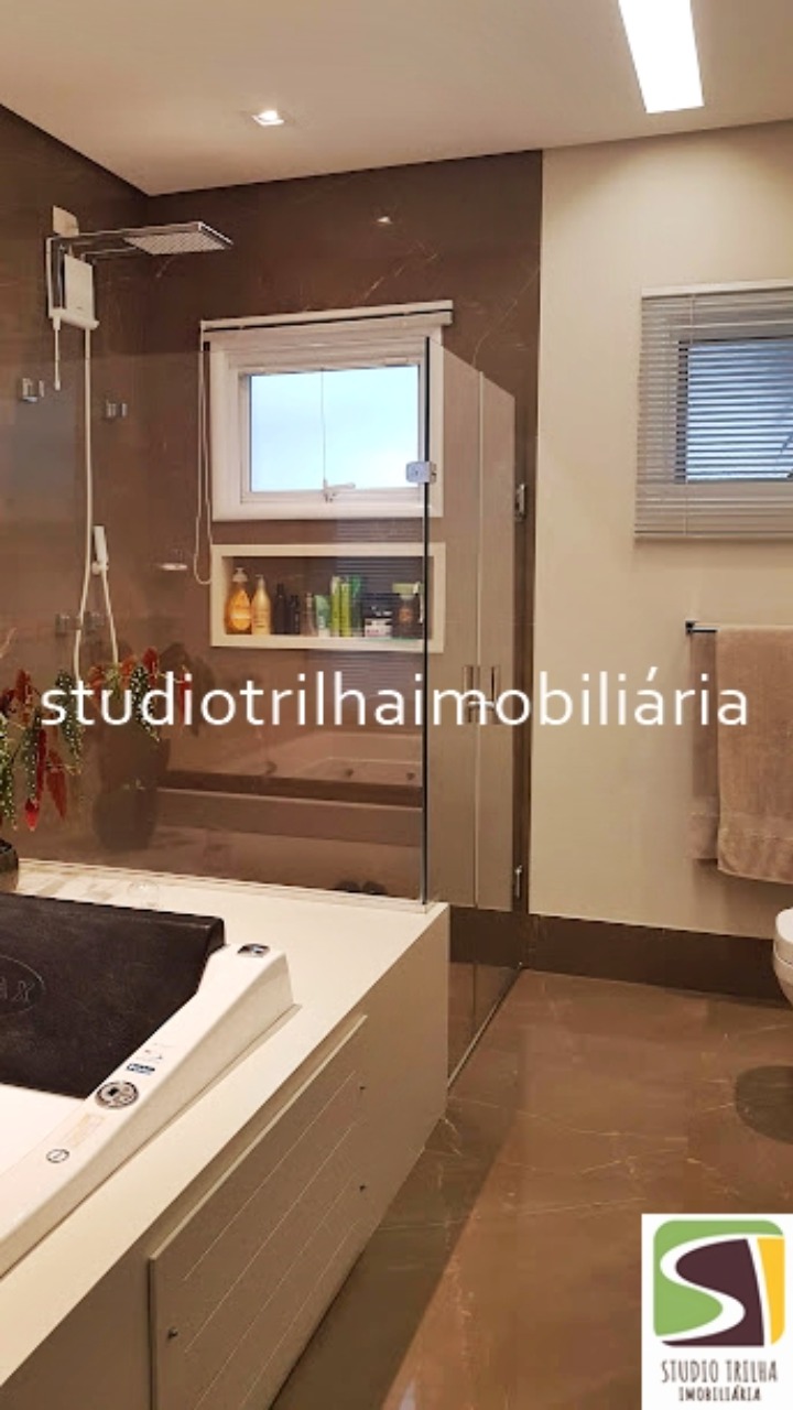 Excelente Mansão, 563m² com 4 Suítes amplas, Varanda Gourmet e Piscina em São José dos Campos - SP