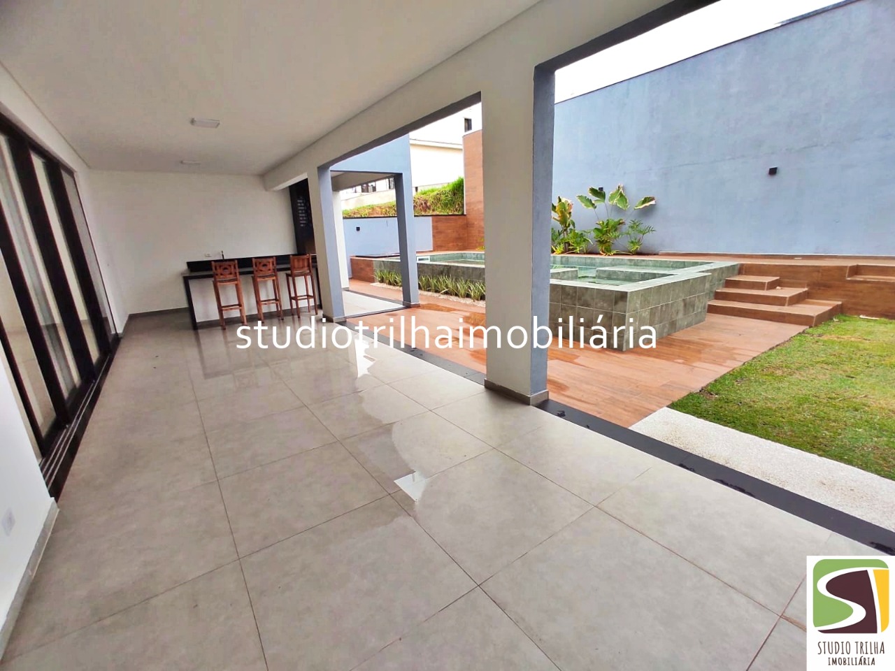 Excelente sobrado, 355m² com 4 suítes e área gourmet
