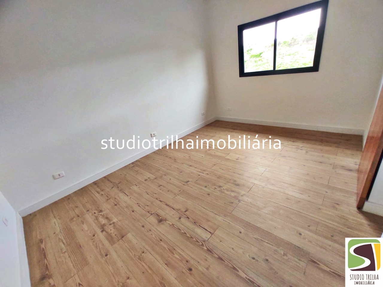 Excelente Sobrado, 355m² com 4 Suítes e Área Gourmet