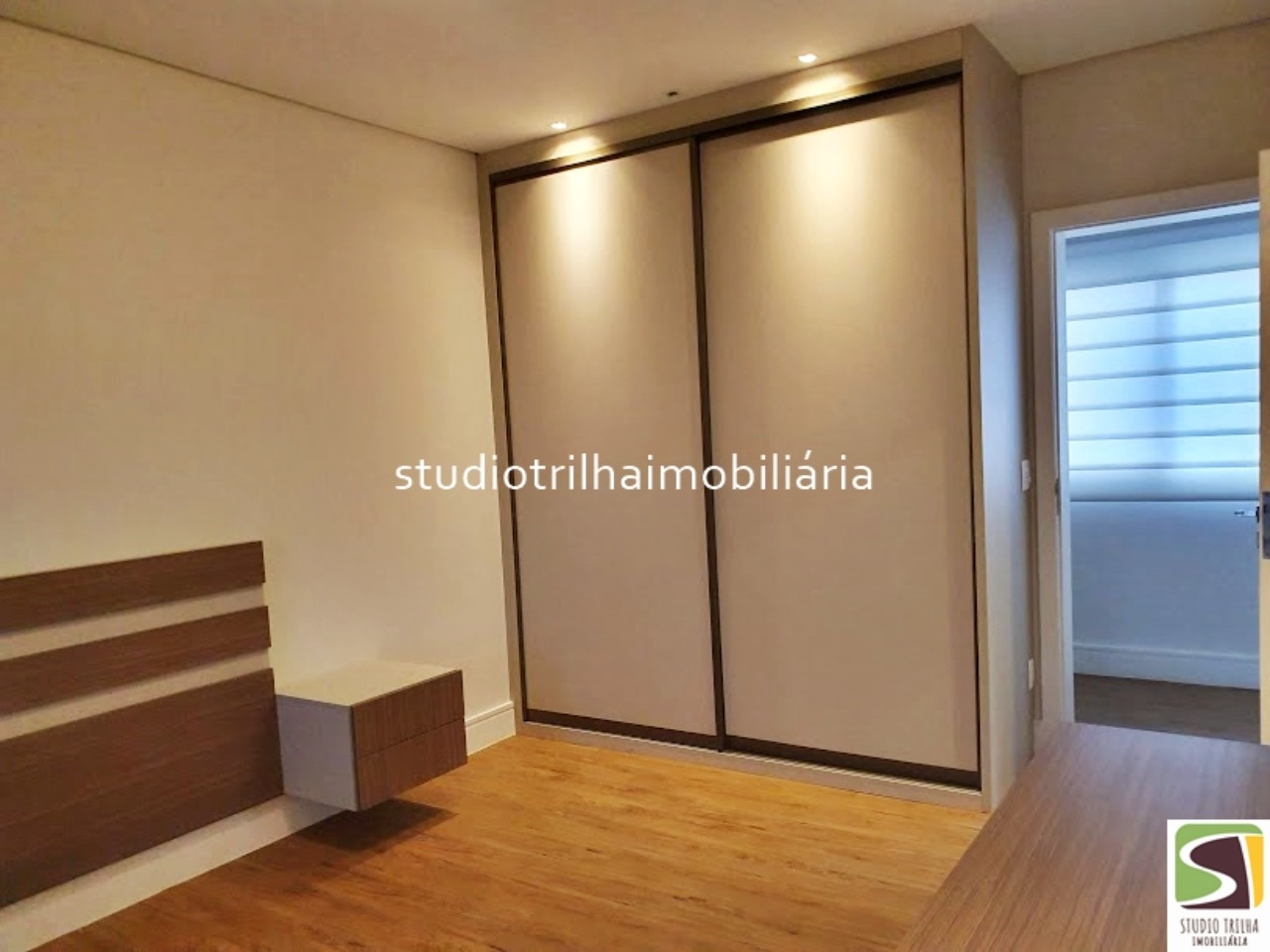 Excelente Mansão, 563m² com 4 Suítes amplas, Varanda Gourmet e Piscina em São José dos Campos - SP
