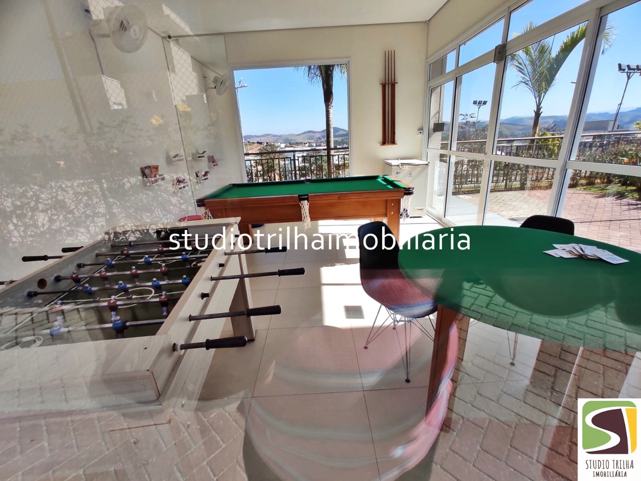 Excelente Sobrado, 355m² com 4 Suítes e Área Gourmet