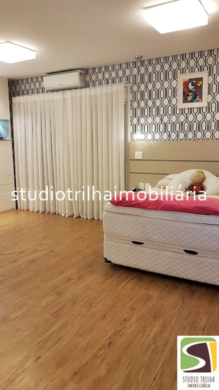 Excelente Mansão, 563m² com 4 Suítes amplas, Varanda Gourmet e Piscina em São José dos Campos - SP