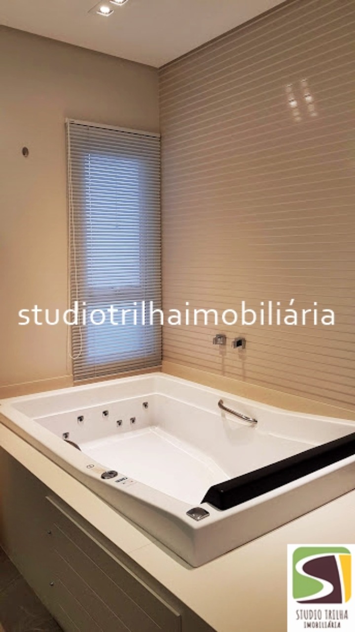 Excelente Mansão, 563m² com 4 Suítes amplas, Varanda Gourmet e Piscina em São José dos Campos - SP